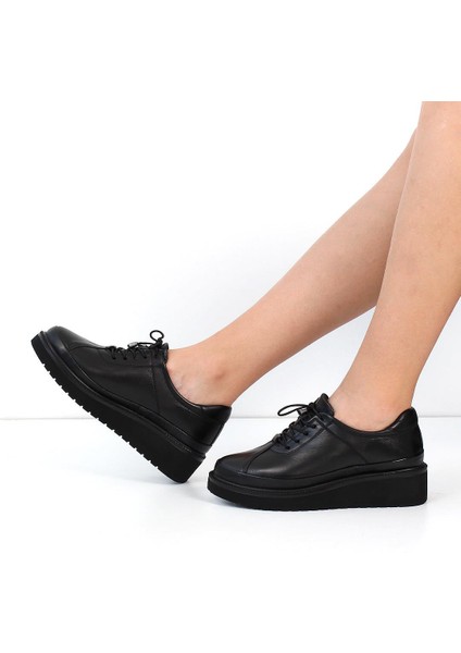 Kadın Siyah Bağcıklı Dolgu Topuklu Deri Ayakkabı fiyatları