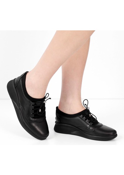 Kadın Siyah Bağcıklı Dolgu Topuklu Deri Ayakkabı fiyatları