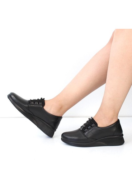 Kadın Siyah Bağcıklı Dolgu Topuklu Deri Ayakkabı fiyatları