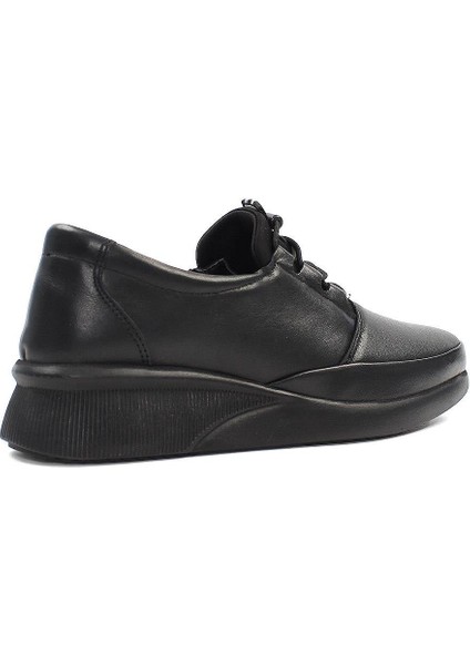 Kadın Siyah Bağcıklı Dolgu Topuklu Deri Ayakkabı indirimleri