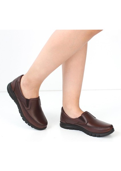 Kadın Kahverengi Lastikli Dikiş Detaylı Deri Ayakkabı fiyatları
