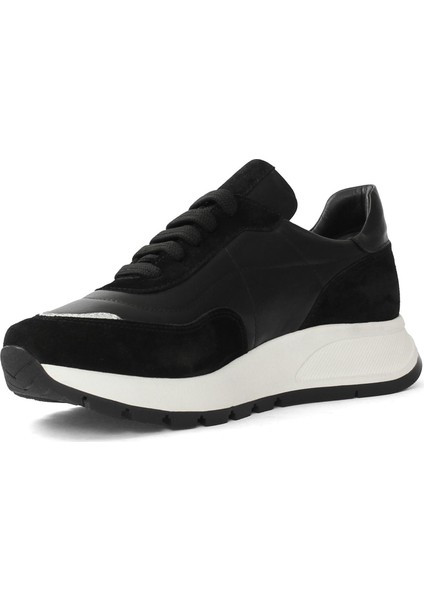 Kadın Siyah Bağcıklı Kalın Tabanlı Deri Sneaker fırsatları