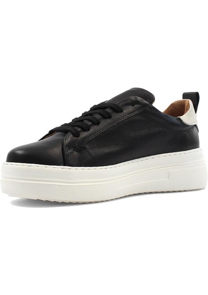 Kadın Siyah Bağcıklı Kalın Tabanlı Deri Sneaker fırsatları