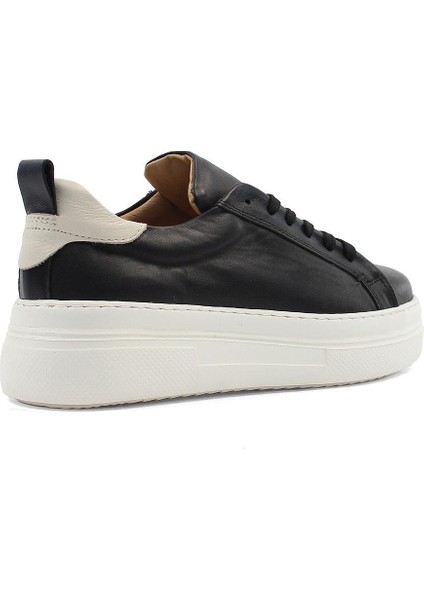 Kadın Siyah Bağcıklı Kalın Tabanlı Deri Sneaker indirimleri