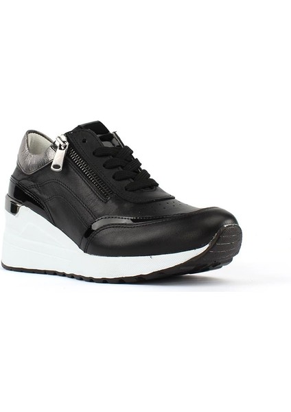Kadın Siyah Bağcıklı Parlak Deri Sneaker modelleri