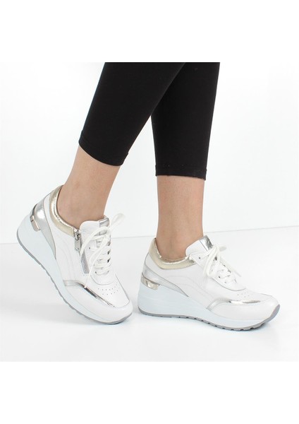 Kadın Beyaz Bağcıklı Parlak Deri Sneaker fiyatları