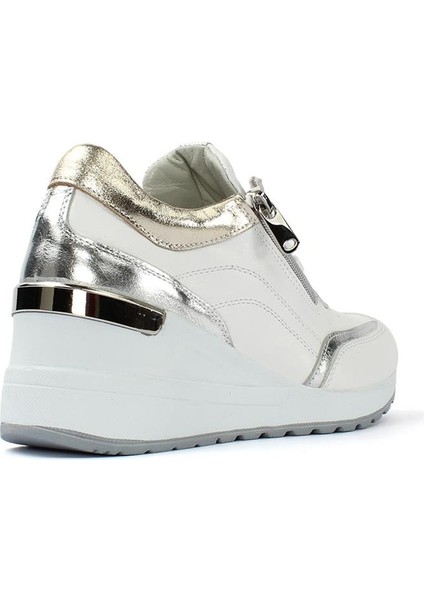 Kadın Beyaz Bağcıklı Parlak Deri Sneaker indirimleri