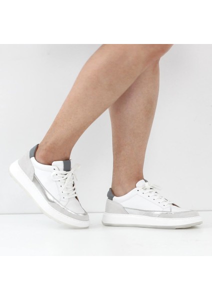 Kadın Beyaz Bağcıklı Kalın Tabanlı Deri Sneaker fiyatları