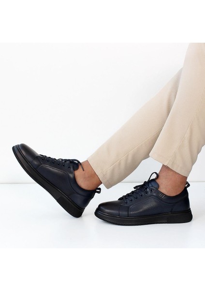 Erkek Lacivert Bağcıklı Baskılı Deri Sneaker fiyatları
