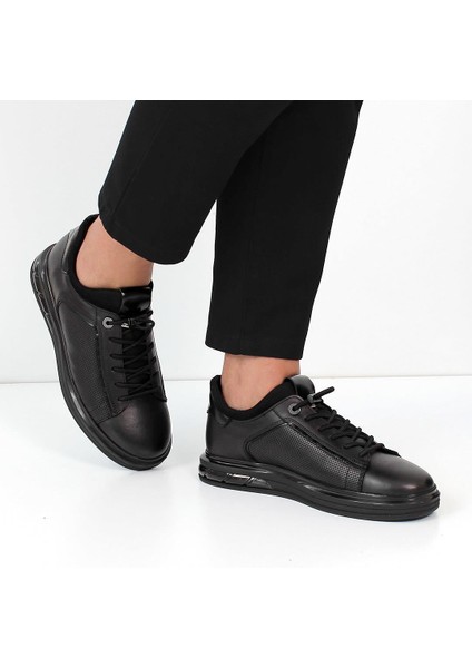 Erkek Siyah Bağcıklı Kalın Tabanlı Deri Sneaker