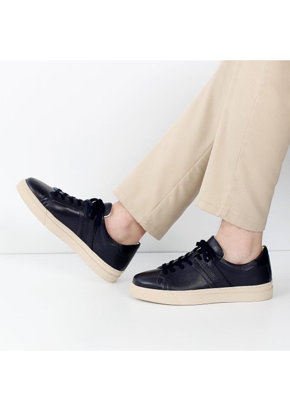 Erkek Lacivert Bağcıklı Kalın Tabanlı Deri Sneaker fiyatları
