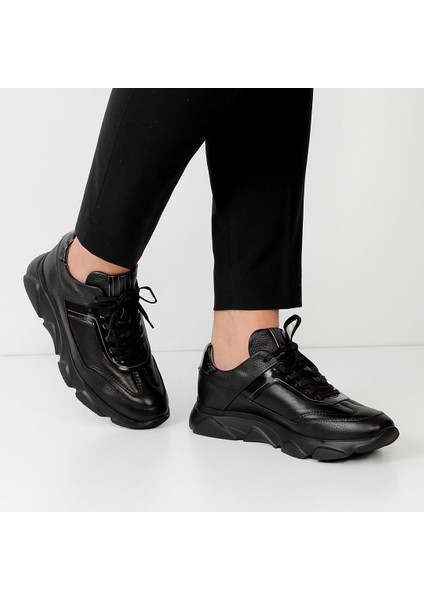 Erkek Siyah Bağcıklı Kalın Tabanlı Deri Sneaker