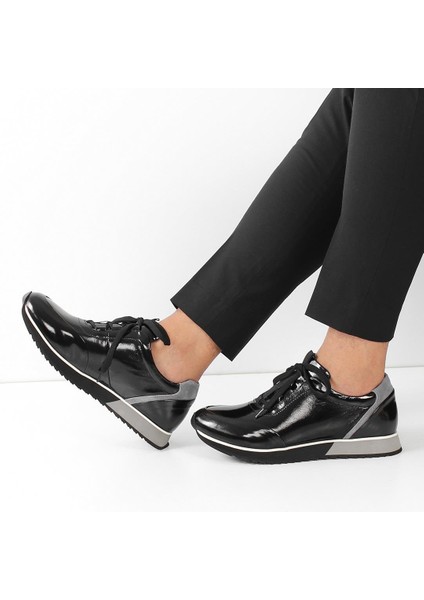 Erkek Siyah Bağcıklı Kalın Tabanlı Rugan Deri Sneaker