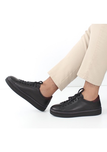 Erkek Siyah Bağcıklı Kalın Tabanlı Deri Sneaker