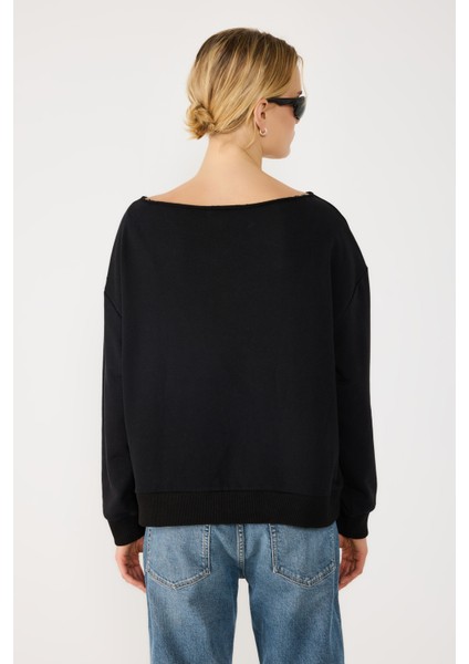 %100 Pamuk Yıldız Desenli Kayık Yaka Sweatshirt