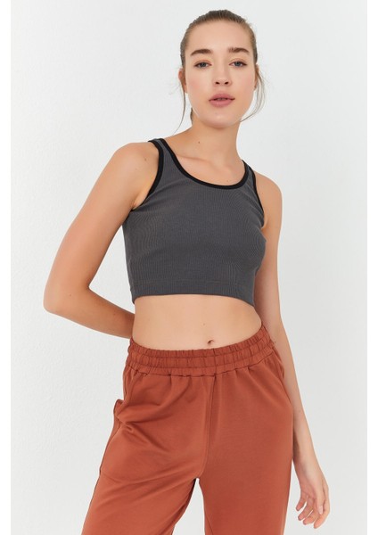 Lacivert Basic Sıfır Kol Dar Kalıp U Yaka Kadın Crop Top Atlet - 97160