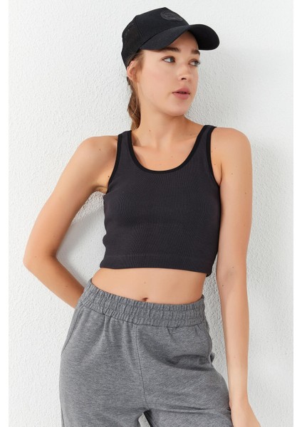 Lacivert Basic Sıfır Kol Dar Kalıp U Yaka Kadın Crop Top Atlet - 97160