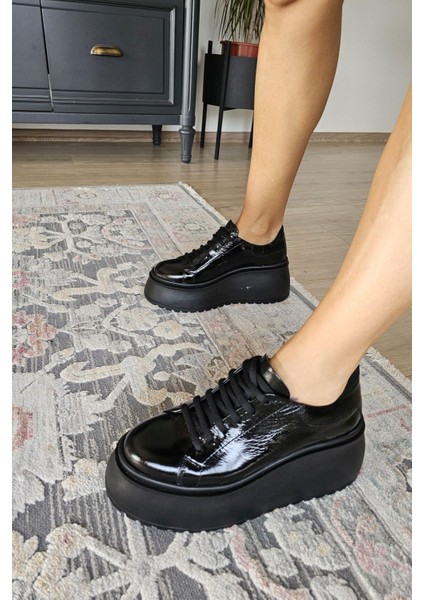 075 57 Topukla Kadın Deri 8cm Dolgu Taban Günlük Ayakkabı modelleri