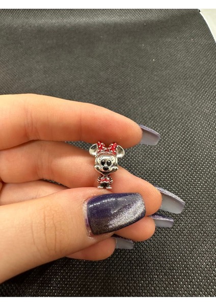 Disney, Puantiye Fiyonklu ve Elbiseli Minnie Charm
