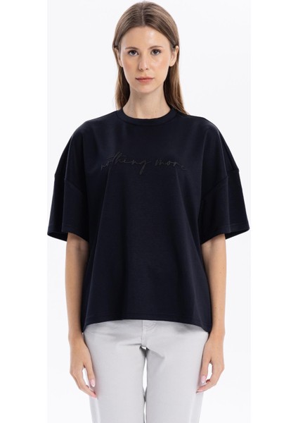 Bisiklet Yaka Oversize Emboss Baskılı Kadın T-Shirt
