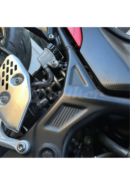 Yamaha Yzf R25-R3 Şase Üzeri Karbon Detay Sticker Etiket Modeli
