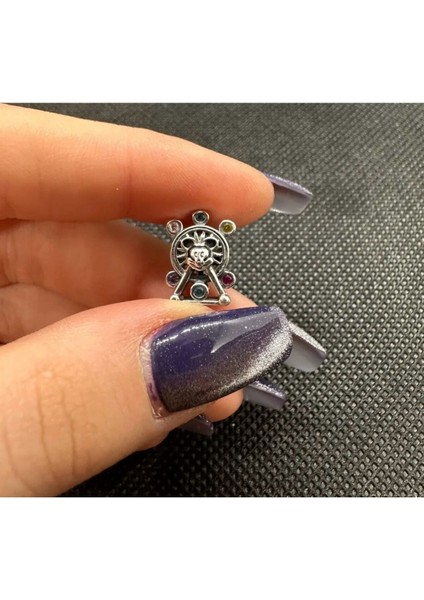 Mickey Mouse Lunapark Dönmedolap Charm