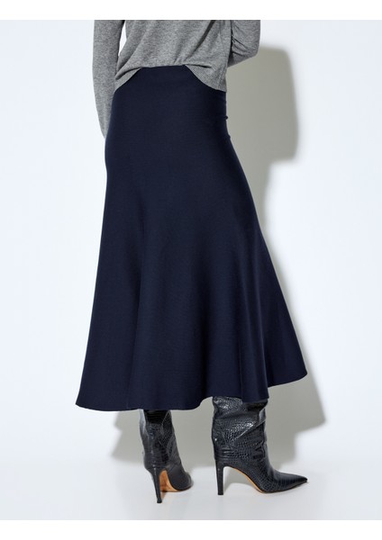 x Melis Ağazat - Standart Bel Balık Fit Uzun Triko Etek indirimleri