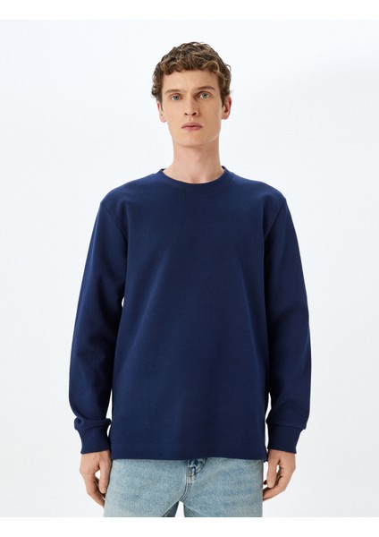 Bisiklet Yaka Pamuklu Basic Sweatshirt modelleri