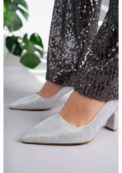 Starlight Model Kadın Gümüş Parlak Abiye Sivri Burun Stiletto Topuklu Ayakkabı