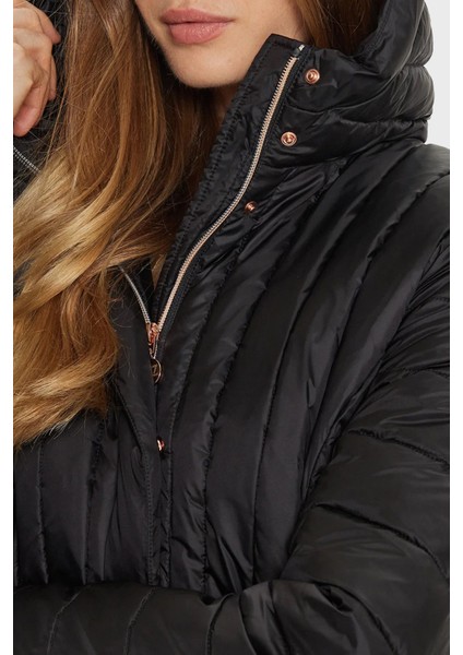 Kapitoneli Slim Fit Kapüşonlu Şişme Mont Bayan Mont 6DTB10 Tngaz 0210 fırsatları