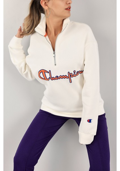 Champions Beyaz Şardonlu Nakış Detay Sweatshirt