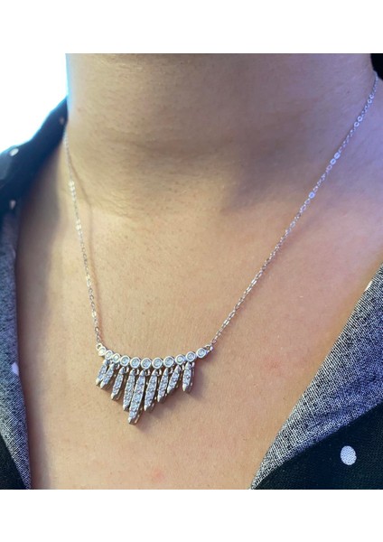 Kadın Yarım Düş Kapanı Detay Taşlı Gümüş Kolye fiyatları