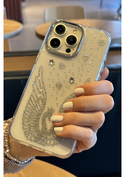 Paladyum Case iPhone 15 Pro Max Uyumlu Taşlı Kuğu Desenli Şeffaf Kılıf