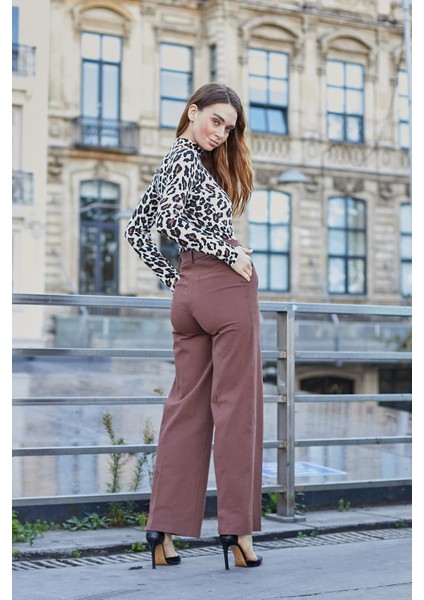 Kadın Kaşkorse Yarım Balıkçı Uzun Kol Desenli Body Bluz-Bej Leopar modelleri