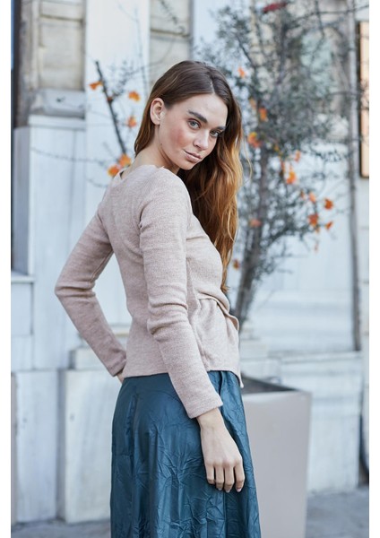 Kadın Kruvaze Uzun Kol Hafif Esnek Triko Kazak Bluz-Bej indirimleri