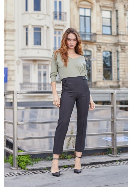 Kadın V Yaka Omuzu Dekolteli Kapri Truvakar Kol Hafif Likralı Kumaş Bluz-Haki