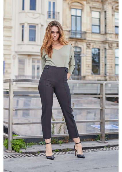 Kadın V Yaka Omuzu Dekolteli Kapri Truvakar Kol Hafif Likralı Kumaş Bluz-Haki fiyatları