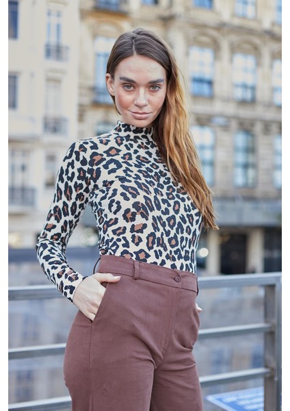 Kadın Kaşkorse Yarım Balıkçı Uzun Kol Desenli Body Bluz-Bej Leopar indirimleri