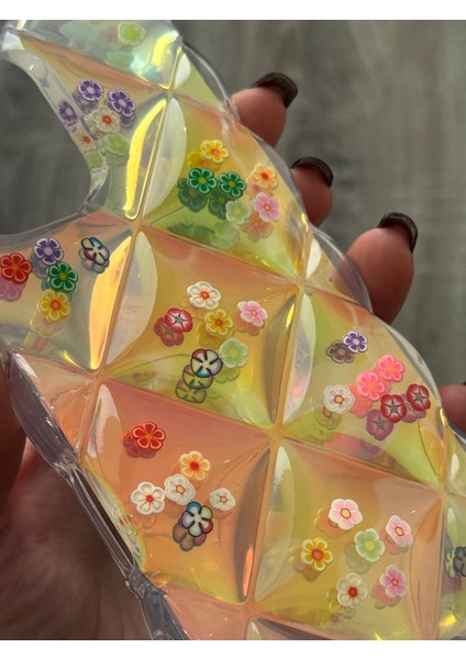 iPhone 16 Uyumlu Kılıf Şeffaf ve Hologram Yastık Desenli Silikon Kılıf modelleri