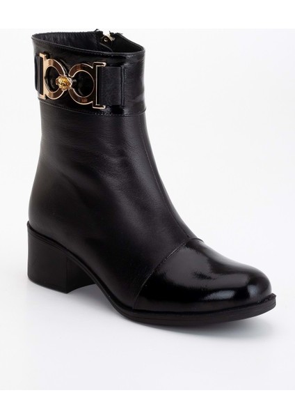 Kadın Deri Aksesuarlı Rugan Detaylı Kısa Topuklu Bot - Siyah fiyatları