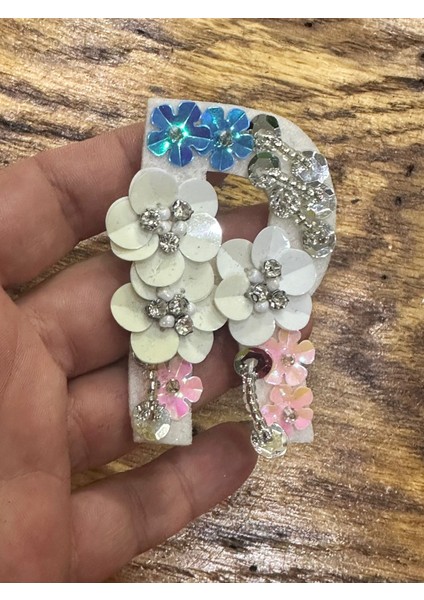 Zirkon Taşlı Çiçekli Payetli R Harfi Arma Dikiş Aplike 7x4 cm