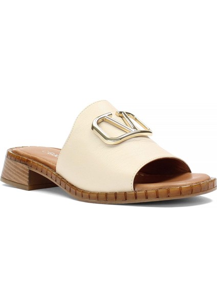 Kadın Bej Toka Detaylı Deri Terlik modelleri