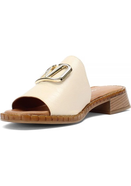 Kadın Bej Toka Detaylı Deri Terlik fırsatları