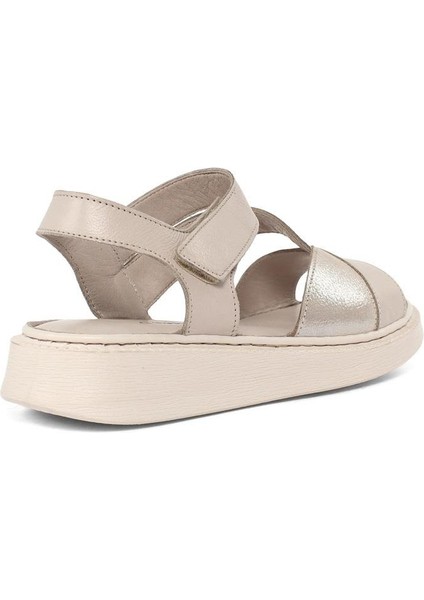 Kadın Gri Bilekten Cırt Cırtlı Deri Sandalet indirimleri