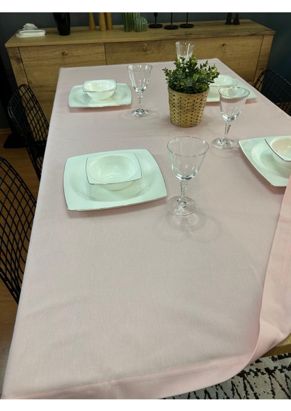 Dertsiz Su Itici Özeliğe Sahip Masa Örtüsü