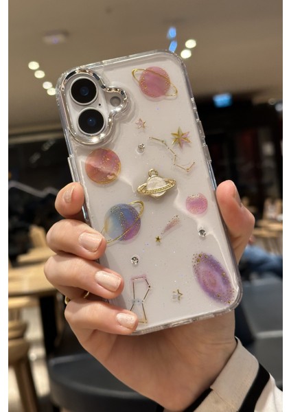 Apple iPhone 16 Uyumlu Gezegen Uzay Astroloji Figürlü Simli Şeffaf Kılıf