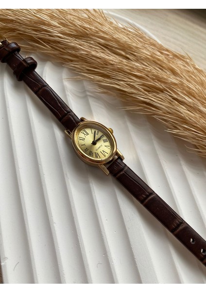 Retro Minimal Deri Kordon Vintage Kadın Kol Saati