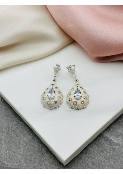 Damla Montürlü Sallantılı Çelik Küpe fiyatları