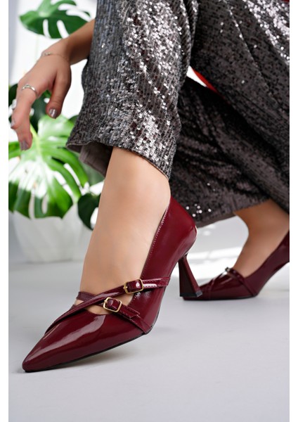 Stiletza Model Kadın Bordo Rugan Toka Detaylı Sivri Burun Stiletto Topuklu Ayakkabı