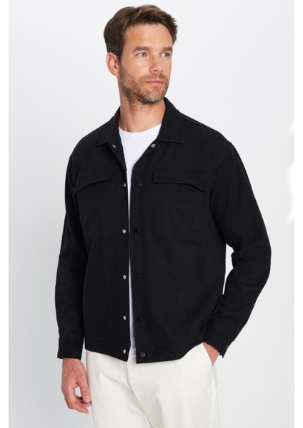 Erkek Relax Fit Rahat Kesim Oduncu Apaş Yaka Çift Cep Kapaklı Düz Siyah Kışlık Gömlek modelleri